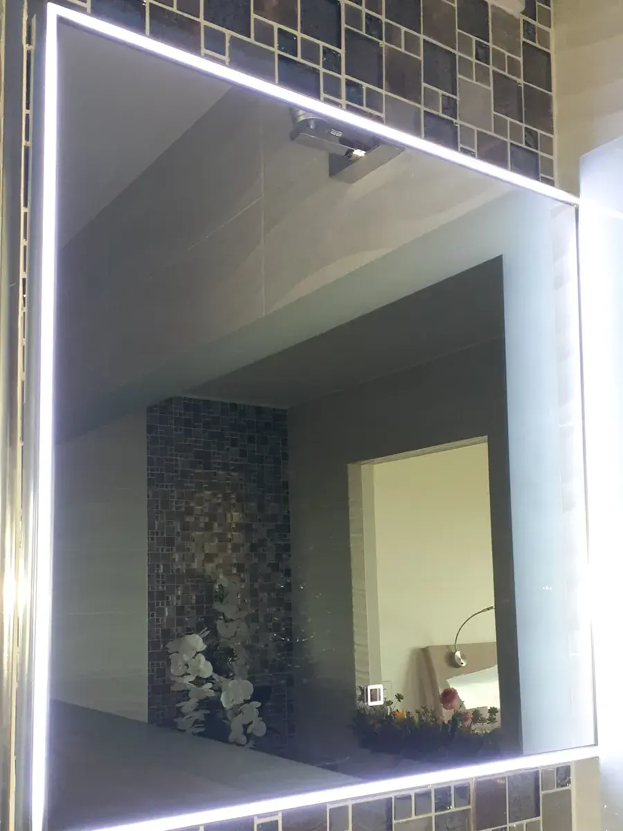 Espejo con luz LED